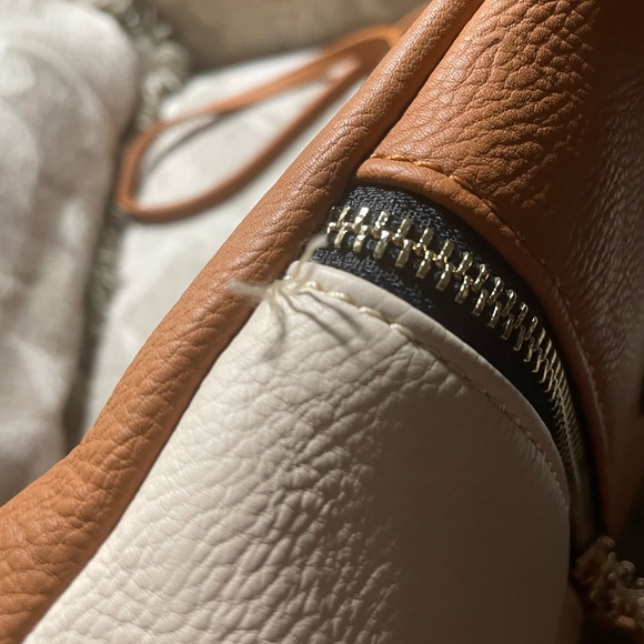 🐷Brown and tan crossbody women’s purse🐷 - Picture 4 of 6